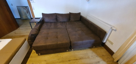 Schlafsofa umfunktioniert im Schlafzimmer